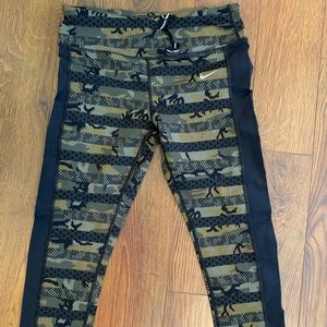 Nike Pants - Nike crop leggings Nike Pants - Nike crop leggings
